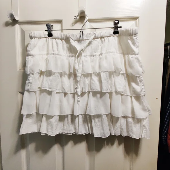 Old Navy White Ruffled Mini Skirt Sz L - Picture 1 of 6